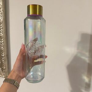 Clear iridescent waterbottle with twist top